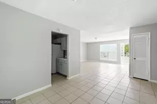 1056 Parkwest Ct, Stone Mountain, GA 30088 - Photo 12