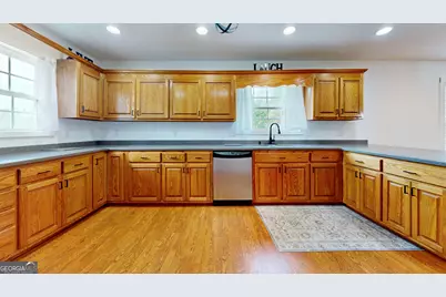 4525 Oakview Road, Waycross, GA 31503 - Photo 4