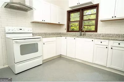 305 Wolfe Street, Dublin, GA 31021 - Photo 8