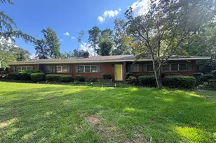 1810 Pine Forest Cir, Dublin, GA 31021 - Photo 2