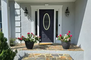 635 Ridgemont Dr, Fayetteville, GA 30215 - Photo 2