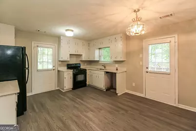 7548 Colonial Court, Jonesboro, GA 30236 - Photo 4