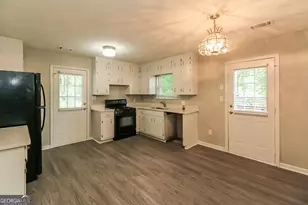 7548 Colonial Ct, Jonesboro, GA 30236 - Photo 4