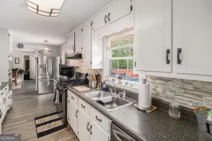 2203 Honeybee Creek Dr, Griffin, GA 30224 - Photo 14