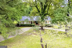 218 Rebel Dr, Macon, GA 31211 - Photo 1