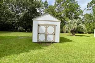 803 E Barnard St, Glennville, GA 30427 - Photo 26