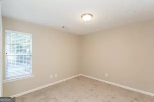 1136 Oakwood Manor Ct, Decatur, GA 30032 - Photo 2