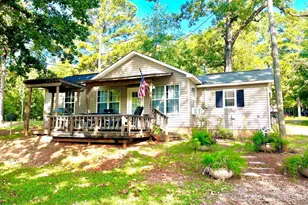 201 Lakeshore Dr, Eatonton, GA 31024 - Photo 1