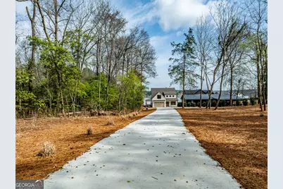 191 E Lakeview Drive NE #B, Milledgeville, GA 31061 - Photo 2