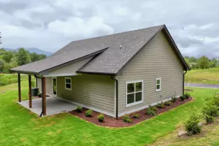 61 McTyeire Dr, Young Harris, GA 30582 - Photo 2