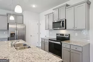 11707 Chatham Dr, Hampton, GA 30228 - Photo 4