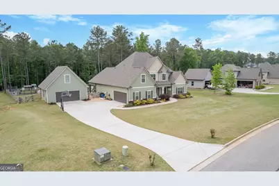 147 Newberry Estates Crossing, Senoia, GA 30276 - Photo 2