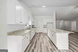 303 Mockingbird Ln, Winder, GA 30680 - Photo 6