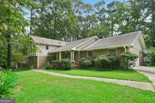 792 Carlisle Club Dr, Stone Mountain, GA 30083 - Photo 2