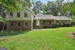 792 Carlisle Club Dr, Stone Mountain, GA 30083 - Photo 1