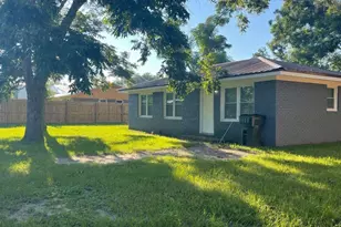 17 Young St, Hazlehurst, GA 31539 - Photo 4