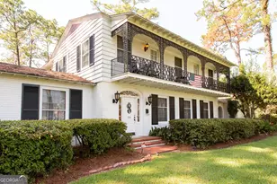 706 Cherokee Cir, Waycross, GA 31501 - Photo 2