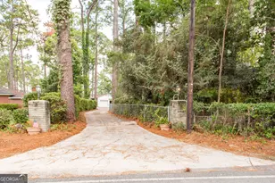 706 Cherokee Cir, Waycross, GA 31501 - Photo 44