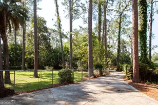 706 Cherokee Cir, Waycross, GA 31501 - Photo 6