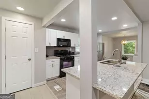 2699 Lincoln Ct NW, Atlanta, GA 30318 - Photo 12