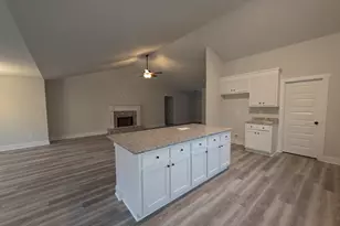 305 Dove Fld Dr, Statham, GA 30666 - Photo 2