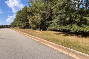 1013 Waverly Dr, Griffin, GA 30224 - Photo 1