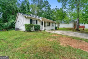 164 Crystal Brook, Griffin, GA 30223 - Photo 2