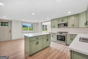 250 Mill St, Barnesville, GA 30204 - Photo 8