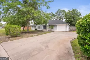 1936 Heathrow Dr, Hinesville, GA 31313 - Photo 2