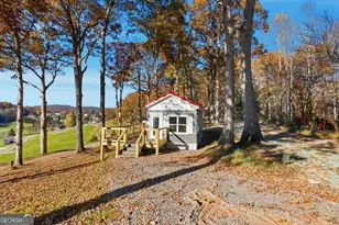 527 Saunders Rd, Franklin, NC 28734 - Photo 2