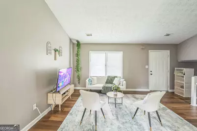 447 Sherwood Circle, Stone Mountain, GA 30087 - Photo 6