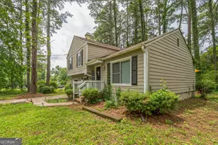 447 Sherwood Cir, Stone Mountain, GA 30087 - Photo 4