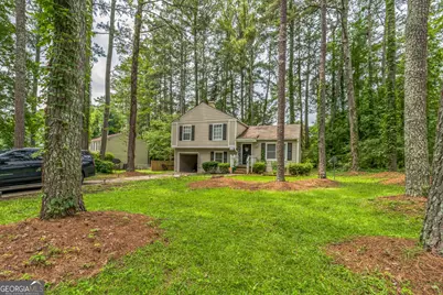 447 Sherwood Circle, Stone Mountain, GA 30087 - Photo 2
