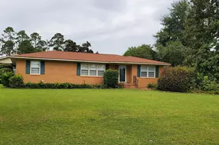 240 Lakewood Dr, Swainsboro, GA 30401 - Photo 12