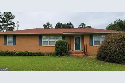 240 Lakewood Drive, Swainsboro, GA 30401 - Photo 1