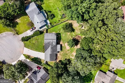 5753 Gum Court, Ellenwood, GA 30294 - Photo 4