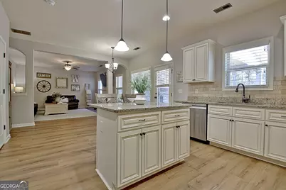 201 Fox Hall Crossing E, Senoia, GA 30276 - Photo 10