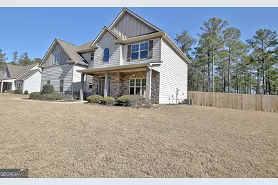 201 Fox Hall Crossing E, Senoia, GA 30276 - Photo 2