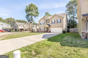 141 Back Cedar Ln, Warner Robins, GA 31093 - Photo 2