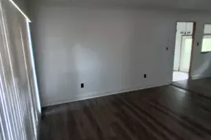 7994 Devonshire Dr, Jonesboro, GA 30238 - Photo 2