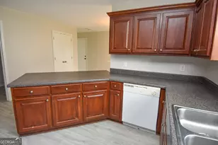 202 Northside Dr, Barnesville, GA 30204 - Photo 14