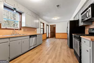 5427 Forest Pines Dr, Lithonia, GA 30058 - Photo 8