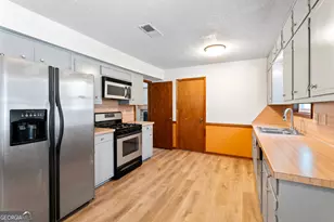 5427 Forest Pines Dr, Lithonia, GA 30058 - Photo 10