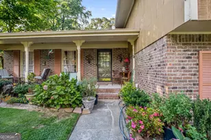 1721 Driftwood Pl, Snellville, GA 30078 - Photo 2