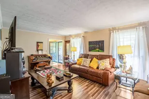 1721 Driftwood Pl, Snellville, GA 30078 - Photo 4