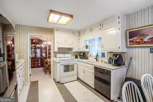 1721 Driftwood Pl, Snellville, GA 30078 - Photo 8