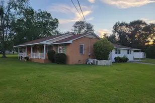 139 Moore Street N, Willacoochee, GA 31650 - Photo 2