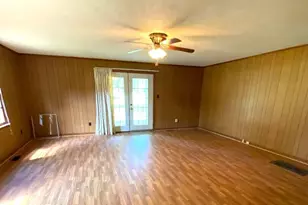 542 Jones Ave, Swainsboro, GA 30401 - Photo 8