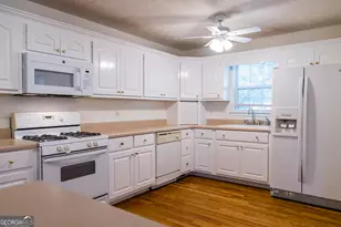 18 Devonshire Dr SE, Rome, GA 30161 - Photo 8