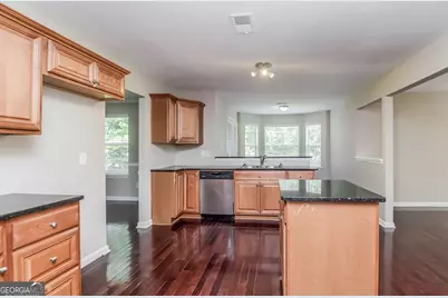 6627 Shapiro Court, Stone Mountain, GA 30087 - Photo 4